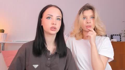 Hello dear my name Elisa online show from November 26, 9:17 am