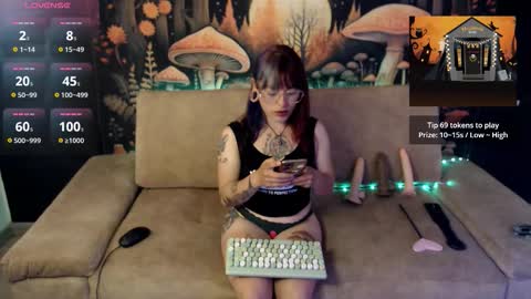 Snapshot of missfungi chatting on October 10, 1:50 pm Luna online show from October 10, 1:50 pm