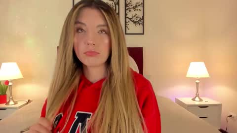 Bella Castillo online show from November 13, 1:14 pm