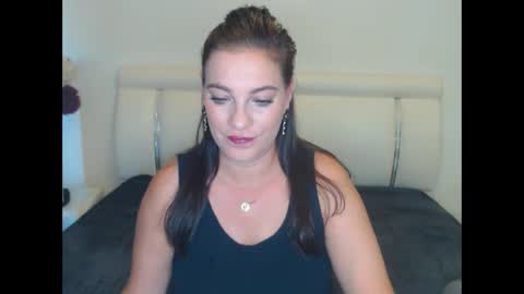 Khloe online show from September 14, 1:12 pm