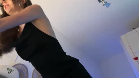 misslalii online show from February 24, 2:20 pm