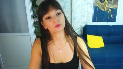 Snapshot of misslauraslim chatting on October 18, 7:12 am MissLaura online show from October 18, 7:12 am