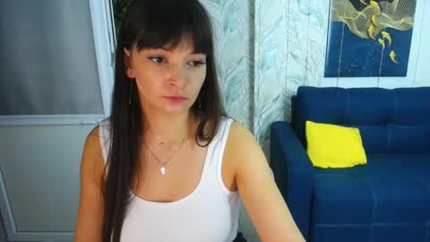 Snapshot of misslauraslim chatting on October 13, 8:38 am MissLaura online show from October 13, 8:38 am