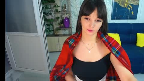 Snapshot of misslauraslim chatting on March 10, 10:28 am MissLaura online show from March 10, 10:28 am