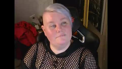misslj90 online show from May 2, 7:52 pm