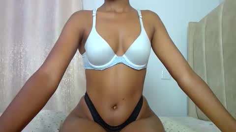 lunah online show from May 10, 10:43 am