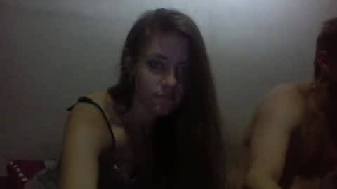 Snapshot of missmeandre chatting on December 12, 11:36 pm 4bdn couple online show from December 12, 11:36 pm