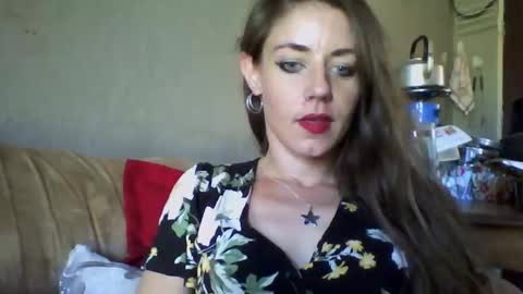 Snapshot of missmeandre chatting on January 27, 11:11 am 4bdn couple online show from January 27, 11:11 am