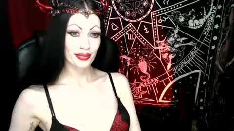 Snapshot of missmoondoll chatting on January 30, 5:09 am MissMoonDoll online show from January 30, 5:09 am