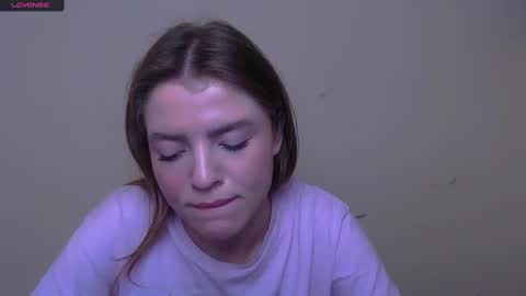 Snapshot of missoliviaa_ chatting on February 27, 11:39 am Olivia online show from February 27, 11:39 am