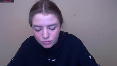 Snapshot of missoliviaa_ chatting on February 26, 10:49 am Olivia online show from February 26, 10:49 am