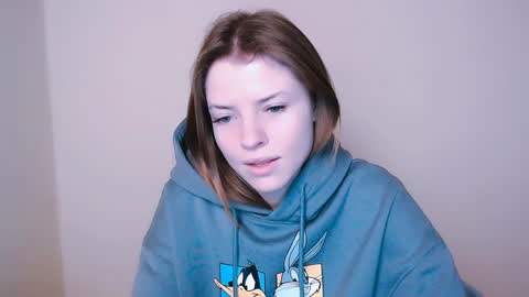 Snapshot of missoliviaa_ chatting on January 11, 7:49 am Olivia online show from January 11, 7:49 am