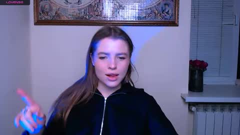 Olivia online show from December 19, 2:23 pm