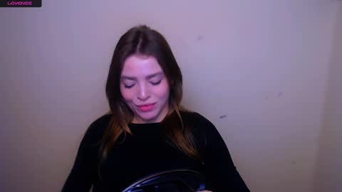 Snapshot of missoliviaa_ chatting on February 16, 7:48 am Olivia online show from February 16, 7:48 am