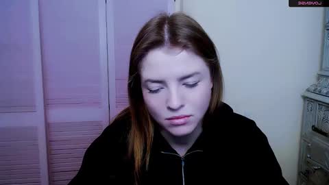 Snapshot of missoliviaa_ chatting on January 24, 2:08 pm Olivia online show from January 24, 2:08 pm