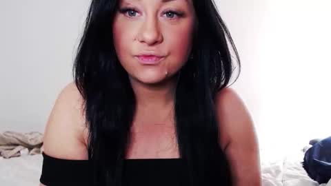 Snapshot of missqueen1416 chatting on October 7, 6:53 am Missqueen1416 online show from October 7, 6:53 am