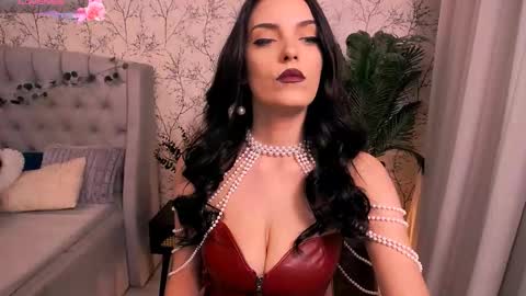 Snapshot of missrosse_ chatting on October 8, 10:16 pm Emily online show from October 8, 10:16 pm