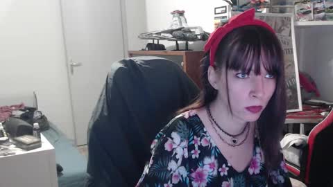 missthon online show from February 1, 3:20 pm