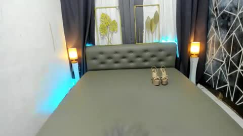 K Y R I E  online show from November 5, 10:17 am