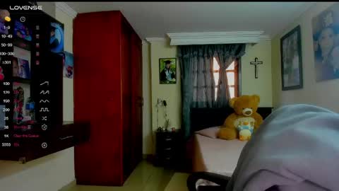 missvalery1 online show from May 25, 9:54 pm