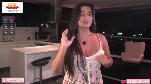 Snapshot of missvalery_1 chatting on September 10, 1:17 am OF online show from September 10, 1:17 am