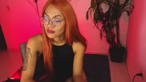 Snapshot of missvenuss chatting on October 24, 4:02 am IG MISSVENUSS1 online show from October 24, 4:02 am