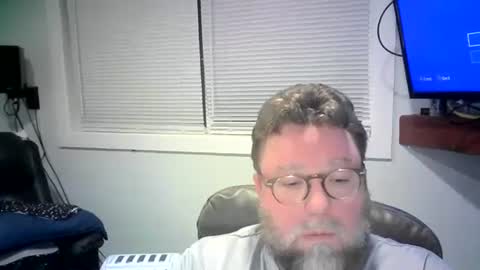 Mr. Happy online show from February 7, 7:07 am