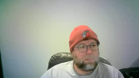 Mr. Happy online show from November 7, 5:15 pm