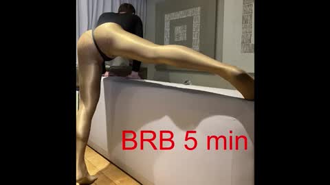 Snapshot of misterbobbyxx chatting on September 19, 10:46 pm misterbobbyxx online show from September 19, 10:46 pm