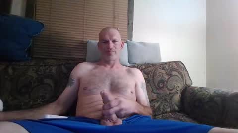 Snapshot of misterhunt81 chatting on October 19, 2:49 am Mister81 online show from October 19, 2:49 am