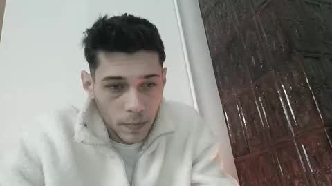 MisteriosoXragazzoX online show from January 11, 7:58 am