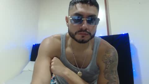 mistersam33 online show from December 2, 7:44 pm