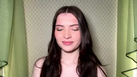 Mia online show from April 30, 12:54 pm