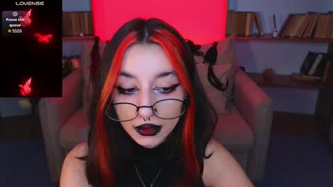 Marcelline online show from December 5, 10:36 am