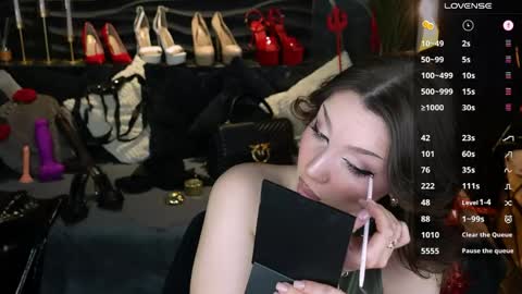 Darsy online show from June 3, 2:33 pm