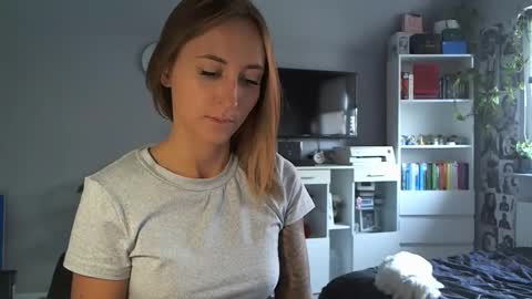 Snapshot of mistress_kasandrra chatting on September 26, 11:51 am Mistress Cassie - Cash online show from September 26, 11:51 am