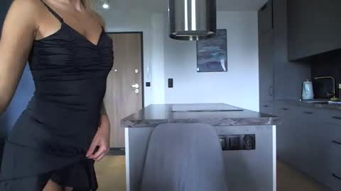 Snapshot of mistress_kasandrra chatting on October 2, 11:31 am Mistress Cassie - Cash online show from October 2, 11:31 am
