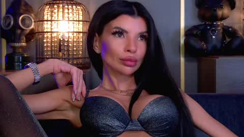 Elenia online show from April 2, 1:51 pm