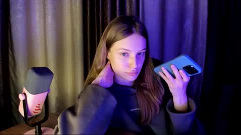 Snapshot of mistresselizy chatting on September 25, 3:19 pm mistresselizy online show from September 25, 3:19 pm