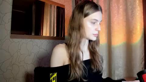 Snapshot of mistresselizy chatting on March 1, 6:21 pm mistresselizy online show from March 1, 6:21 pm