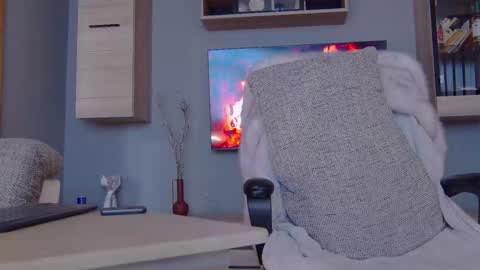 MitressEllie--Your Bratty Miss online show from January 30, 2:15 pm