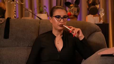 Mistress Kelly online show from November 18, 1:30 am