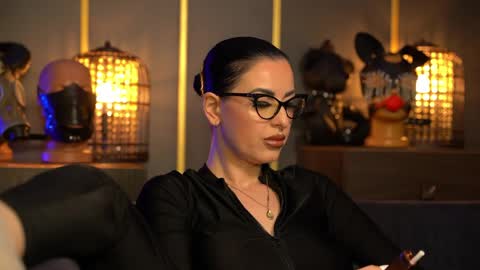 Mistress Kelly online show from May 20, 11:55 pm
