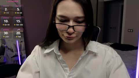 Snapshot of misty_roseee chatting on February 19, 7:17 am misty_roseee online show from February 19, 7:17 am