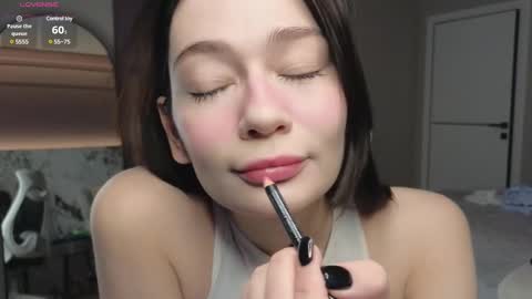 Snapshot of misty_roseee chatting on March 9, 4:27 am misty_roseee online show from March 9, 4:27 am