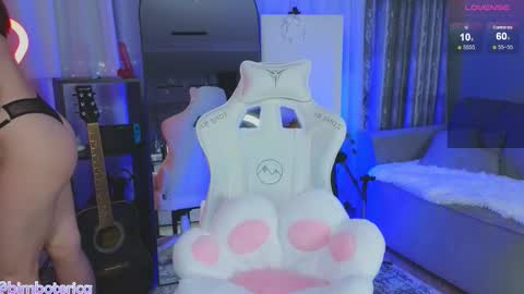 Snapshot of misty_roseee chatting on October 16, 3:33 pm misty_roseee online show from October 16, 3:33 pm
