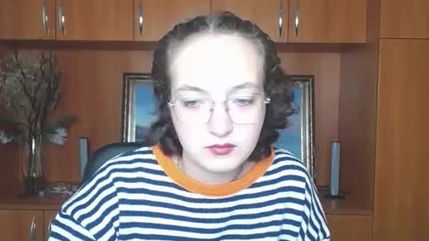 Aria online show from October 9, 11:15 am