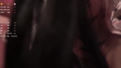 Yuka online show from December 20, 7:10 pm