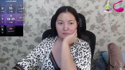 Snapshot of miya_sexasian chatting on December 5, 4:04 am Miya asian online show from December 5, 4:04 am