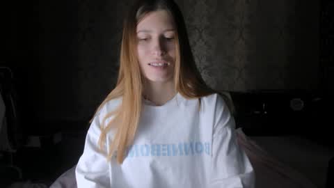Snapshot of mmm_banana chatting on October 10, 10:54 am Lili online show from October 10, 10:54 am